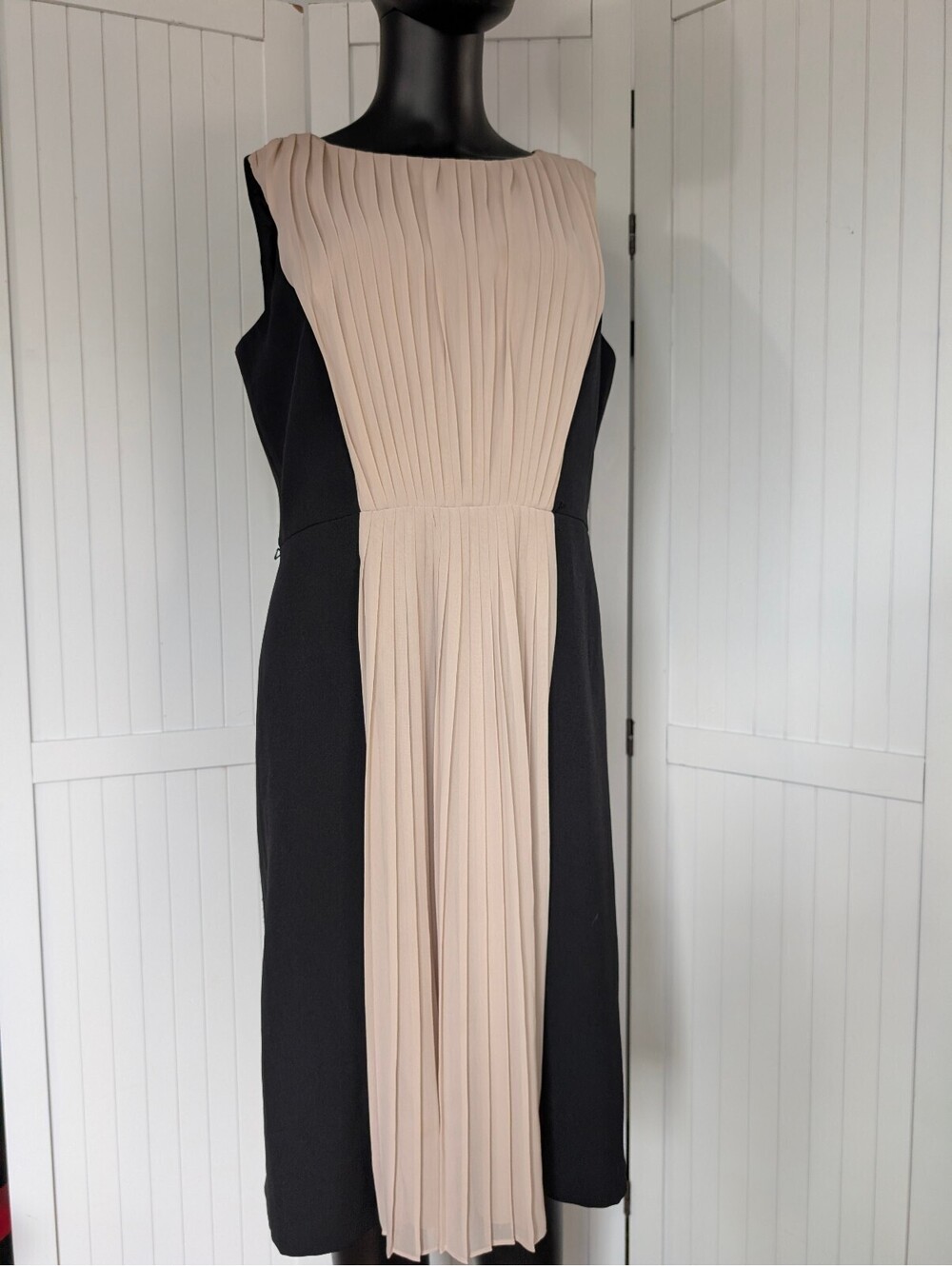 Adrianna Papell Dress 12 Black Ivory Pleated Chiffon Colorblock Sheath Midi
